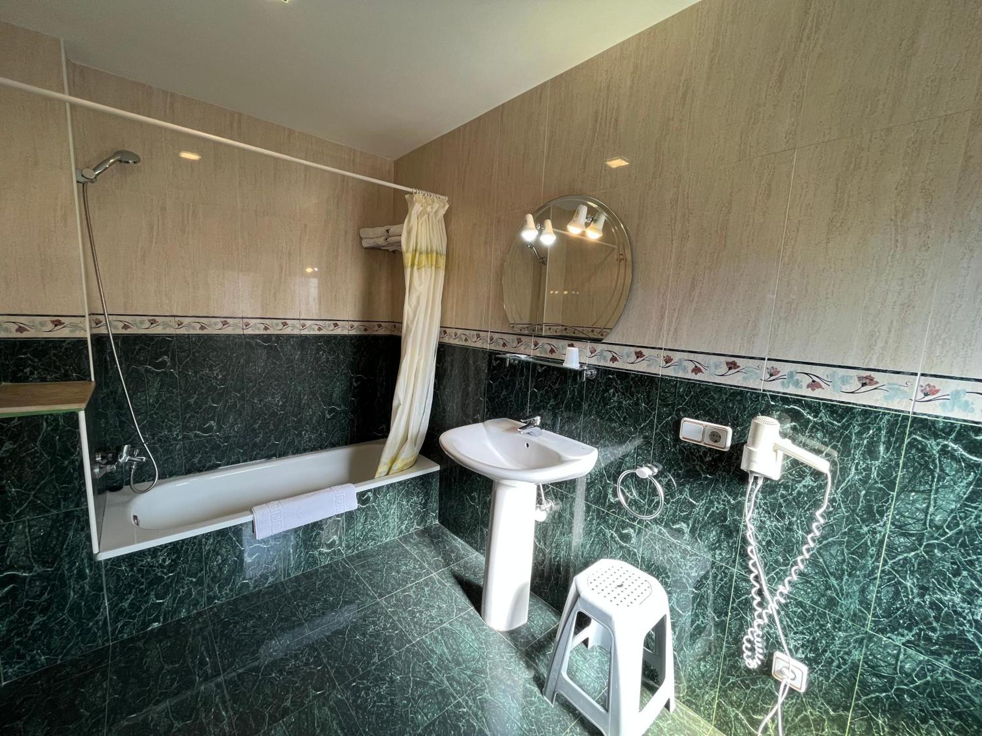 Guest house Tarres Angles